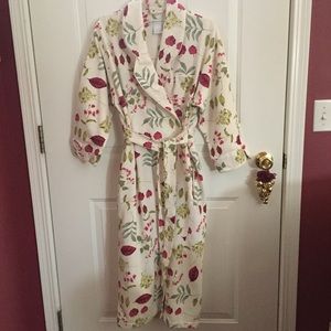 ⬇️$35⬇️ Crabtree & Evelyn Robe Size S